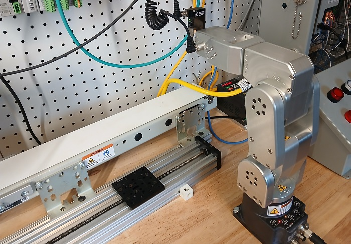 A New Way to Robot: Web-Based Precision Robotics Meets Structured Text Control