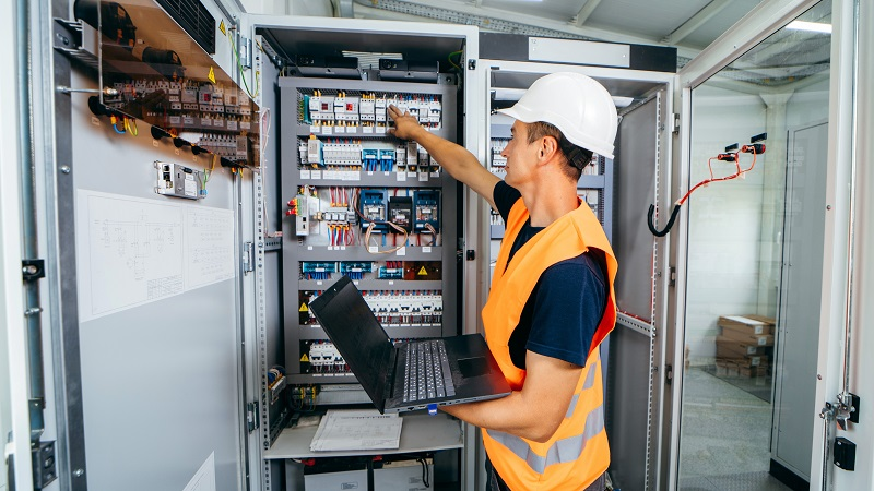 Electrical Cabinet Best Practices for Machine-Tending Cells